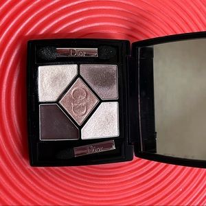 r 5 COULEURS COUTURE Eyeshadow Palette Nude Pink Design